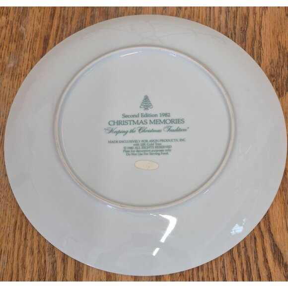Christmas 1982 Avon Collectible Plate & Figurine Set With 22K Gold Trim - Picture 5 of 13